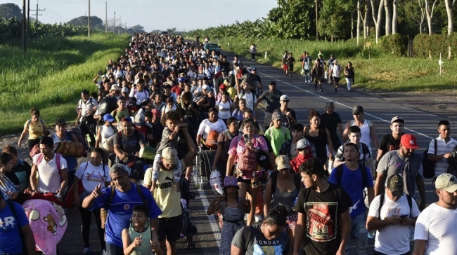 México: Una nueva caravana de migrantes avanza en el sur del país