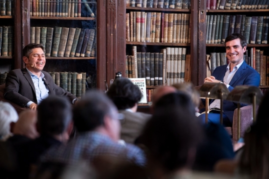 “La idea de que el mercado y el capitalismo pueden funcionar sin Estado es una enorme estafa”, afirmó Kicillof
