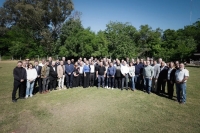 Axel Kicillof, se reunió con más de 40 intendentes bonaerenses para “construir una alternativa para en 2027”