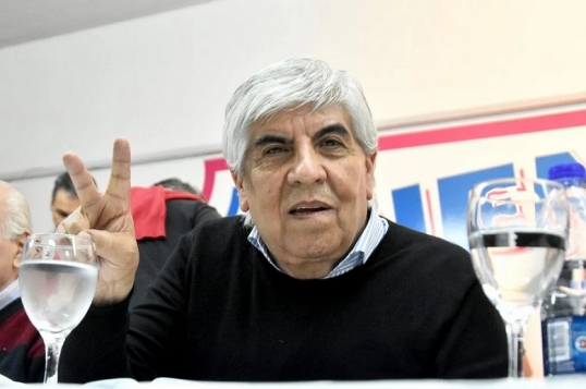 Camioneros presentó ante la Justicia un reclamo por el Impuesto a las Ganancias