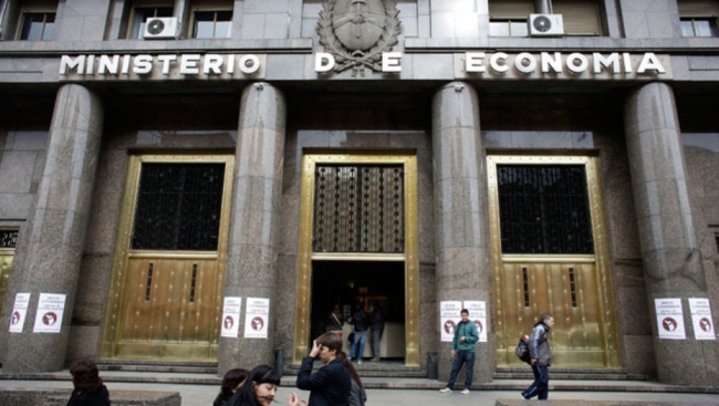 Economía anunció un llamado a licitación de bonos orientado a extender plazos