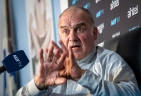 El técnico Marcelo Bielsa afirmó que continuará como DT de la Selección de Uruguay