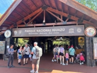 En el Parque Nacional Iguazú, le quiere cobrar $4 millones por mes a remiseros