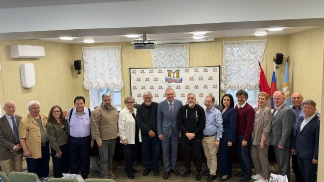 Aguiar viajó a Moscú y se reunió con sindicalistas rusos para acordar estrategias que terminen con las políticas de Milei