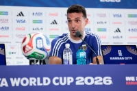 Lionel Scaloni: “El dibu Martínez y Julián Álvarez están disponibles para jugar”