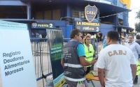 En la Ciudad de Buenos Aires prohíben el ingreso a estadios a deudores alimentarios