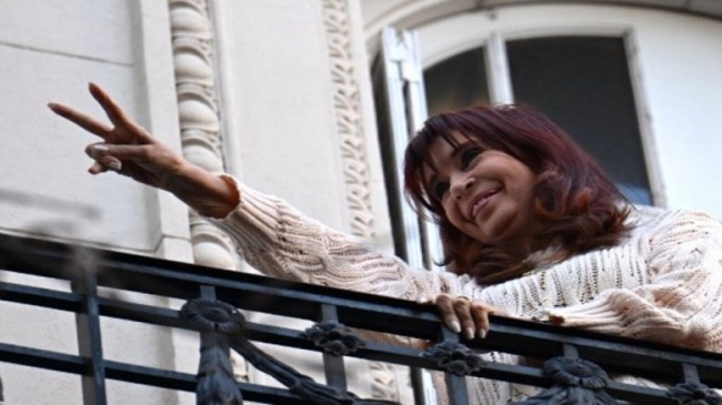Cristina instó a la militancia peronista a organizarse y reafirmó la consigna “Vamos a volver”