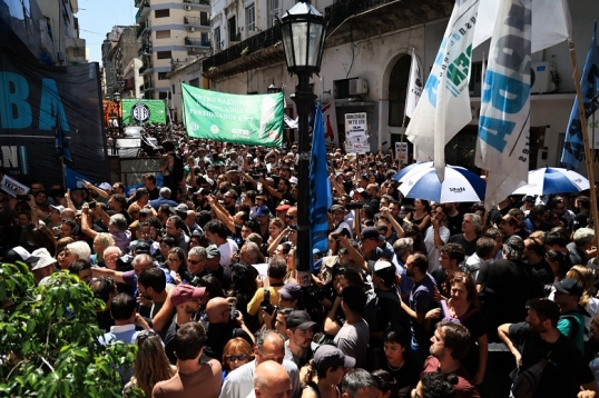 Télam: Volvemos a trabajar. Levantamos los acampes. La lucha continúa