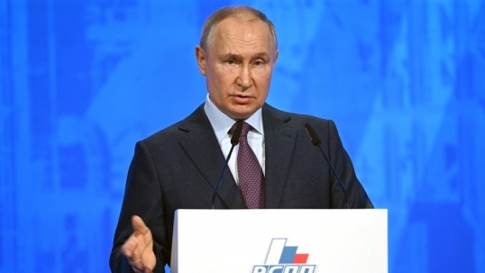Putin afirmó que &quot;la economía rusa adquiere una calidad fundamentalmente diferente y comienza a desarrollarse según un nuevo modelo&quot;
