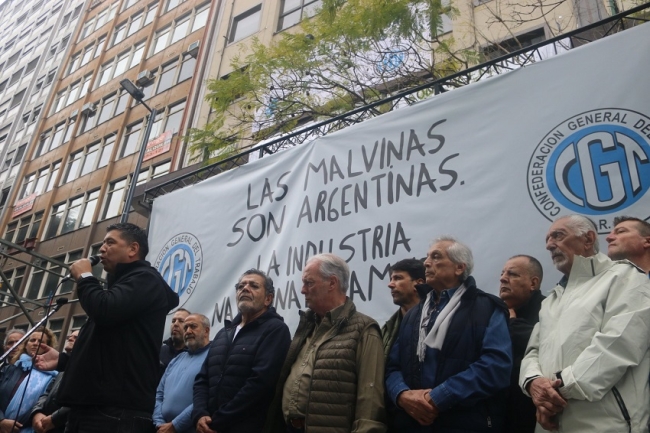 La CGT marchó bajo el lema “las Malvinas son argentinas, la industria nacional también”