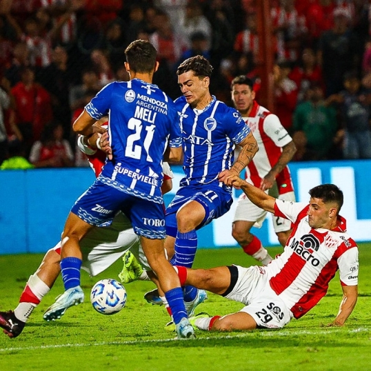 Torneo clausura de la Liga Profesional de Fútbol: Godoy Cruz enfrenta a Instituto