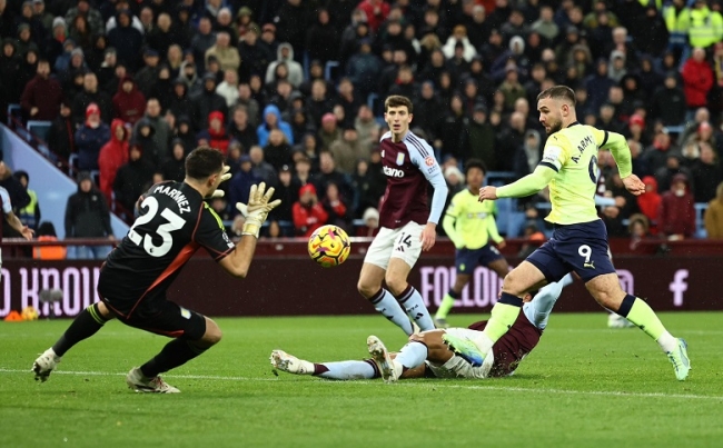 Premier League: Aston Villa visita al Nottingham Forest, Liverpool recibe al Fulham y Arsenal al Everton