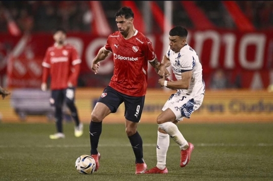 Torneo clausura de la Liga Profesional de Fútbol: Talleres, le ganó por 2-1 a Independiente
