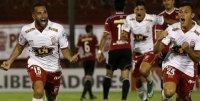 Copa Libertadores: Huracán partió a Venezuela en busca de la clasificación