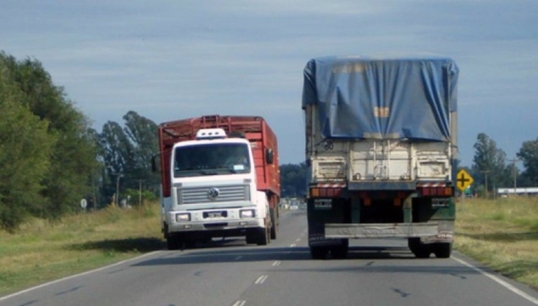 Los empresarios del transporte dicen que desguazarán el convenio colectivo de Moyano