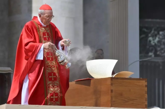 Despedida del Papa Francisco: “Te pedimos que reces por nosotros y que desde el cielo bendigas a la Iglesia”