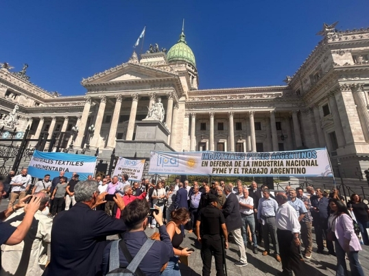 La industria PyME advierte al Congreso: «Miles de empresas podrían cerrar en los próximos meses»