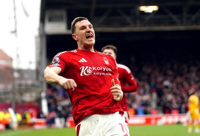 Premier League: Nottingham Forest apabulló 7-0 al Brighton y se mantiene en la pelea por el título