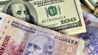 El dólar se disparó 30 centavos a $13,80 y ya se habla de una nueva especulación de los exportadores