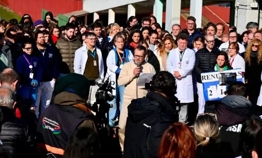 El Gobierno cerró la residencia de pediatría del Garrahan y la transforman en una «beca precarizada»