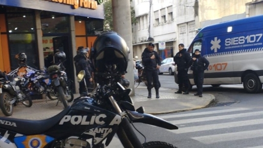 Un nuevo femicidio en Santa Fe: Un hombre entró a una farmacia y mató a su expareja