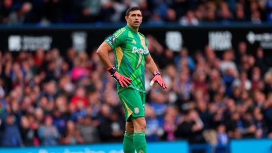 Manchester United desistió de la llegada del «Dibu» Martínez