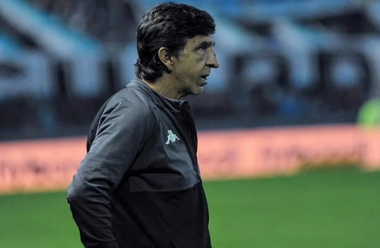 Gustavo Costa afirmó que es difícil que a la ´Academia´ le saque el sueño de ganar la Copa Sudamericana