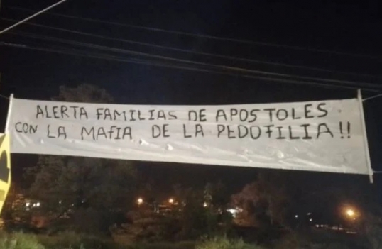 Misiones: La ciudad de Apóstoles amaneció con carteles en repudio al diputado prófugo Germán Kiczka