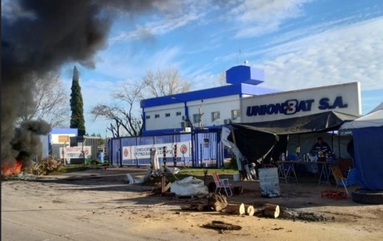 Entre Ríos: Trabajadores despedidos de Unión Bat y Pyam siguen sin cobrar indemnizaciones