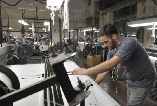 El indicador producción industrial manufacturero de septiembre marcó una caída del 0,7% interanual