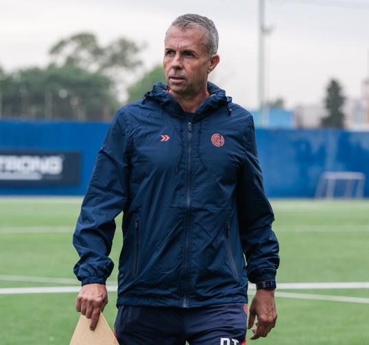 Gustavo Álvarez dejó de ser el entrenador de San Lorenzo