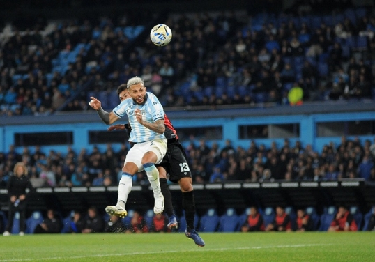 Torneo apertura de la Liga Profesional de Fútbol: Racing juega ante Barracas Central