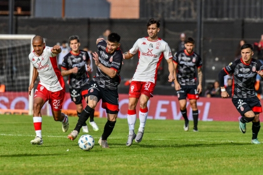 Liga Profesional: Huracán derrotó por 2 a 0 a Barracas Central