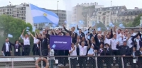 La delegación Argentina navego por el río Sena en la ceremonia inaugural de París 2024