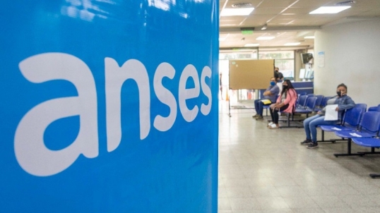 Milei otorga un bono reintegro de $500.000 para los de ANSES