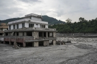 Nepal eleva a más 900 los muertos y a 4.247 los desaparecidos de la violenta riada