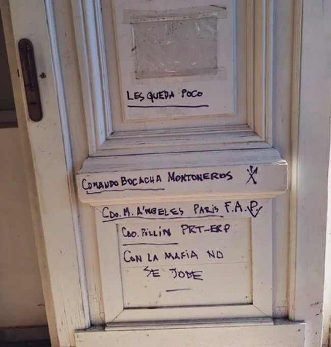 Aparecieron pintadas en el Concejo Municipal de Rosario