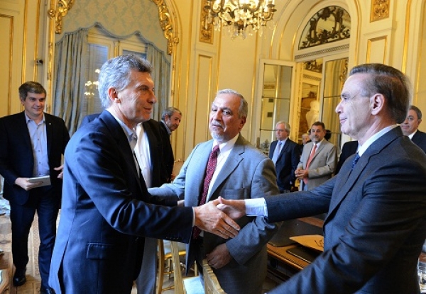 Macri recibió a jefes y representantes de los bloques del Senado de la Nación