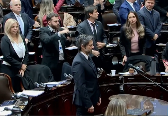 En diputados asumió Martín Matzkin, el lugar del vocero presidencial Adrián Ravier