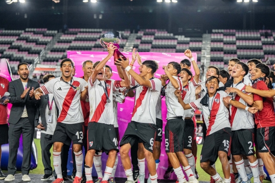Las inferiores de River, se consagran campeones de la Messi Cup