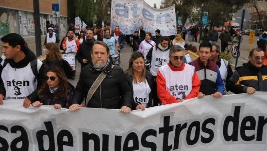 Los docentes neuquinos paran este martes por 72 horas en rechazó al plus salarial