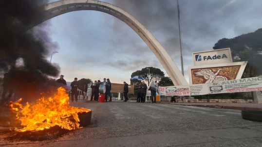 Fadea: Trabajadores denuncian un vacío de conducción y temen por el cierre total de la fábrica de aviones