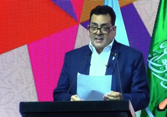 Abuchearon al secretario de Cultura de la Nación Leonardo Cifelli, en la Feria del Libro