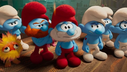 Llega a las salas la película «Pitufos», Pitufina liderará un plan para rescatar a Papá Pitufo