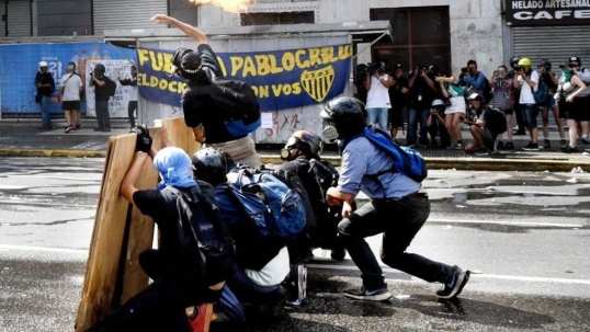Presentan una denuncia contra la ministra Monteoliva, por presunto incumplimiento de deberes durante el operativo en el Congreso