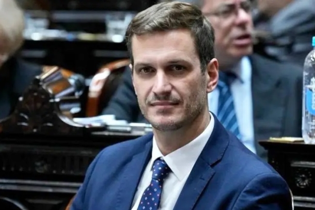 A un legislador le llegó al Congreso un rifle de aire comprimido