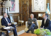 Macri se reunió con dos científicos argentinos que investigan las ondas gravitacionales
