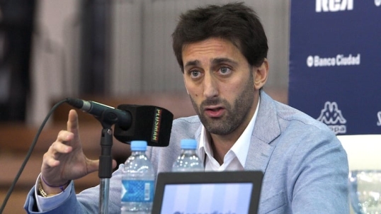 Elecciones en Racing: Diego Milito presentó sus propuestas en caso de ganar