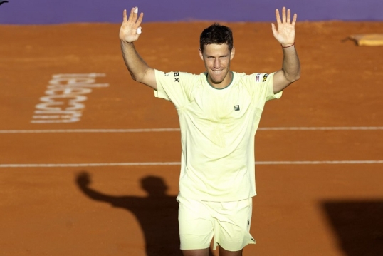 Tras perder Diego Schwartzman, se retiró en el Court Guillermo Villas