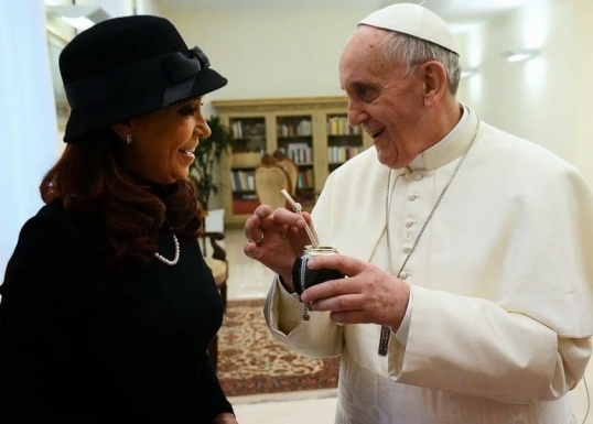Cristina Kirchner expresó su dolor por la muerte del papa Francisco